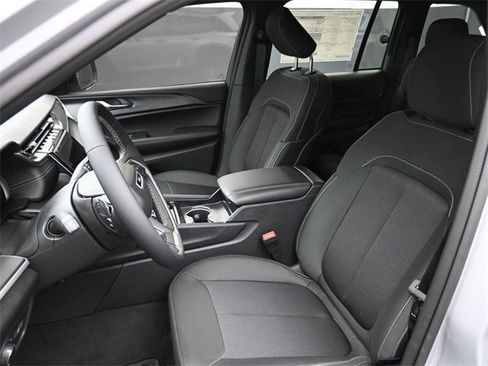 New 2025 Jeep Grand Cherokee Laredo image 12
