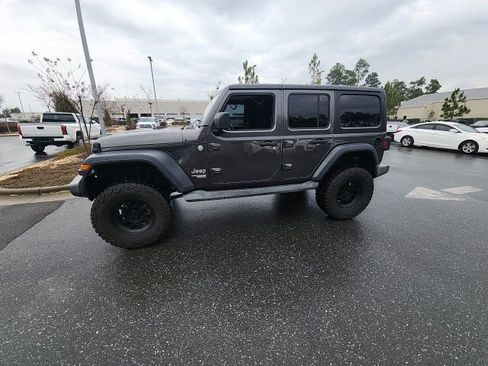Used 2019 Jeep Wrangler Unlimited Sport S image 5