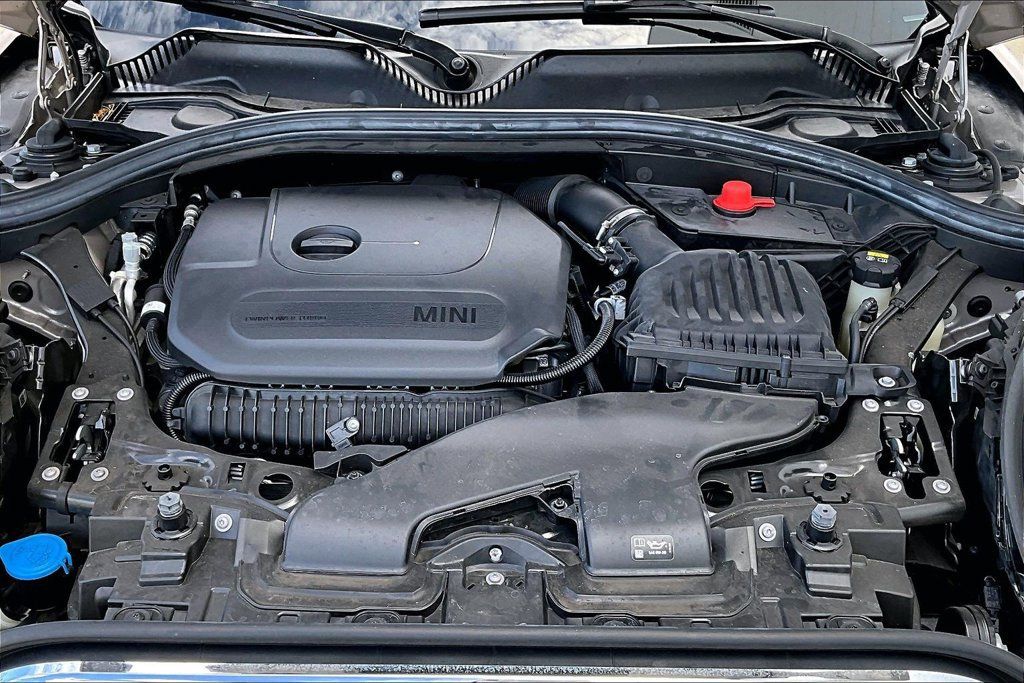 Certified 2022 MINI Cooper Clubman S FWD image 11