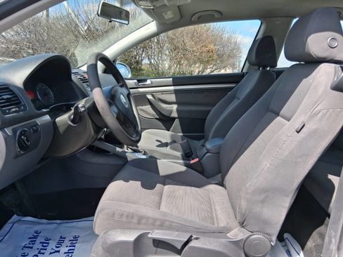 Used 2009 Volkswagen Rabbit S image 10