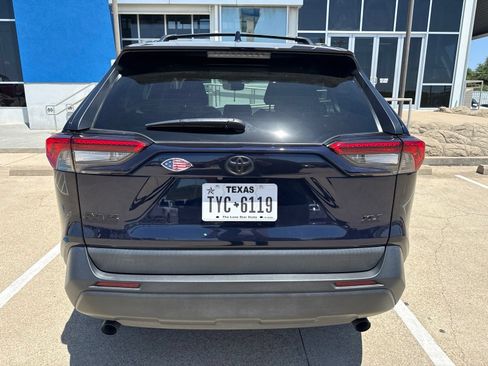 Used 2024 Toyota RAV4 XLE Premium FWD image 8
