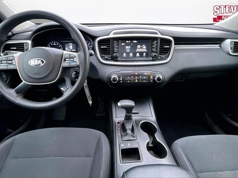 Used 2019 Kia Sorento LX image 7