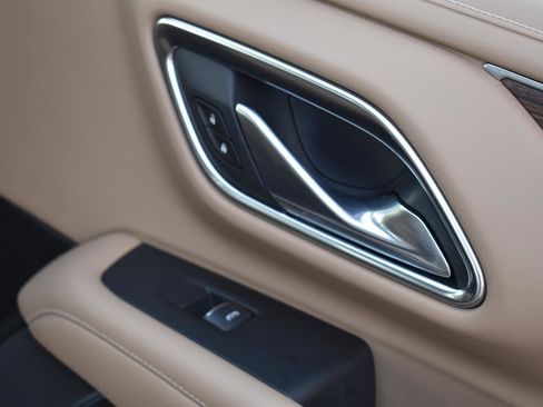 Used 2021 Chevrolet Tahoe Premier w/ Premium Package image 74