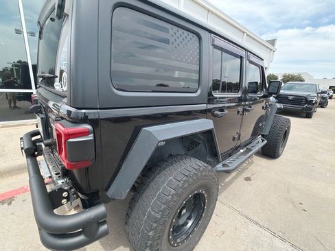 Used 2019 Jeep Wrangler Unlimited Rubicon AWD/4WD image 4