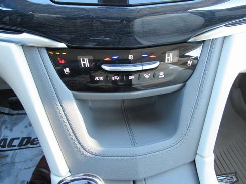 Used 2024 Cadillac XT6 Premium Luxury w/ LPO, Floor Liner Package image 20