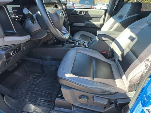 Used 2023 Ford Bronco Black Diamond image 16