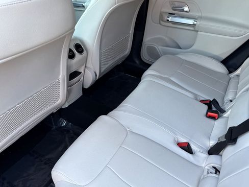 Certified 2025 Mercedes-Benz GLB 250 4MATIC image 11
