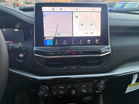 New 2026 Jeep Compass Trailhawk w/ Sun, Sound & Navigation Group AWD/4WD image 18
