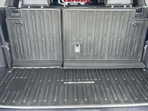 Used 2024 Toyota Highlander XSE FWD image 29