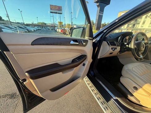 Used 2017 Mercedes-Benz GLS 450 4MATIC image 11