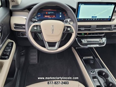 New 2026 Lincoln Corsair Premiere image 7