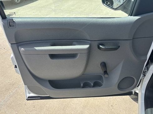 Used 2010 Chevrolet Silverado 2500 W/T image 3