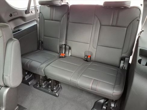 New 2026 Chevrolet Suburban RST image 8