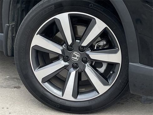 Certified 2024 Honda Pilot Touring image 9