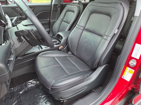 Used 2022 Lincoln Corsair AWD w/ Premium Package image 19