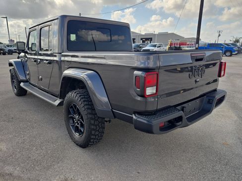 Used 2025 Jeep Gladiator Sport AWD/4WD image 5