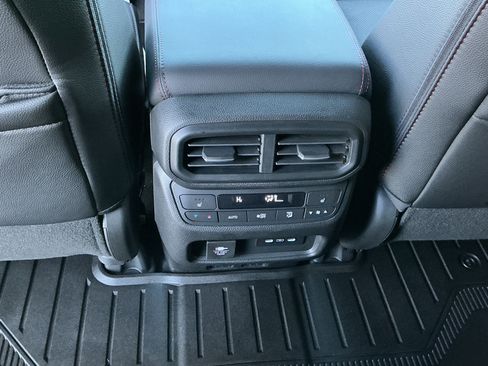 Used 2024 Honda Passport Black Edition image 29