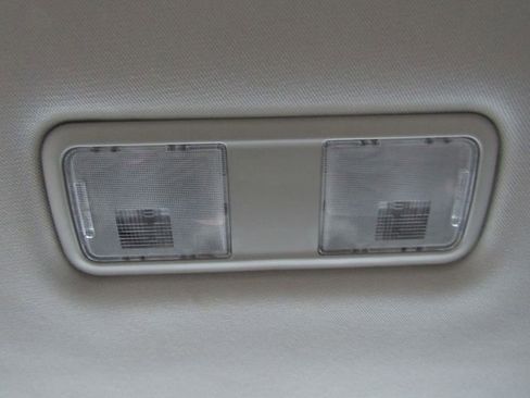 Used 2022 Toyota Highlander Limited image 41