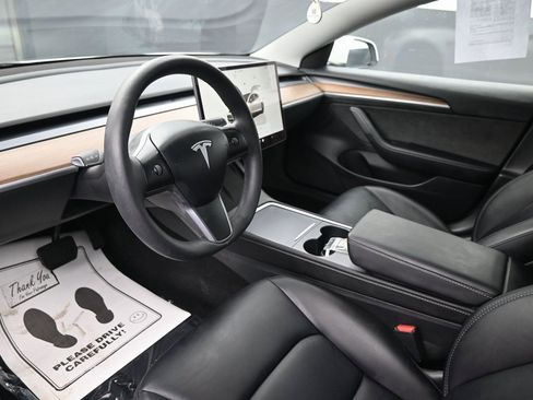 Used 2023 Tesla Model 3 Standard Range image 26