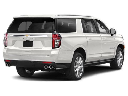 Used 2024 Chevrolet Suburban High Country AWD/4WD image 4