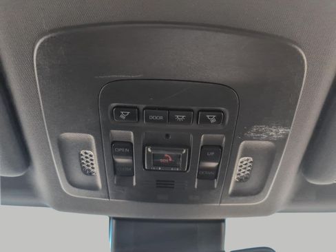 Used 2022 Toyota Avalon XSE FWD image 18