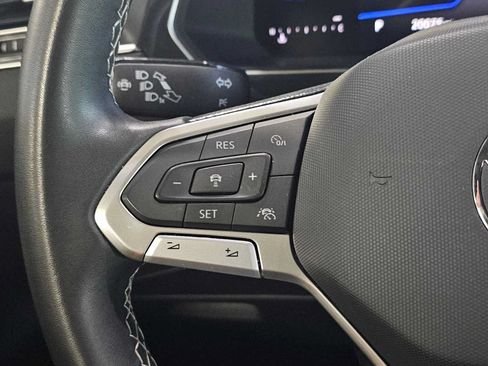 Used 2023 Volkswagen Tiguan SE w/ Panoramic Sunroof Package FWD image 25