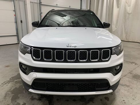 Used 2024 Jeep Compass Limited AWD/4WD image 14