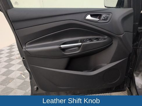 Used 2017 Ford Escape Titanium image 33