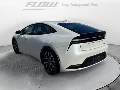 Used 2025 Toyota Prius Plug-In Hybrid FWD image 5