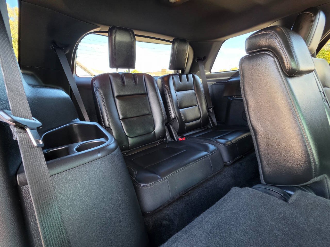 Used 2017 Ford Explorer XLT w/ Equipment Group 202A FWD image 21