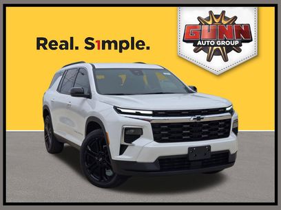 Used 2025 Chevrolet Traverse LT