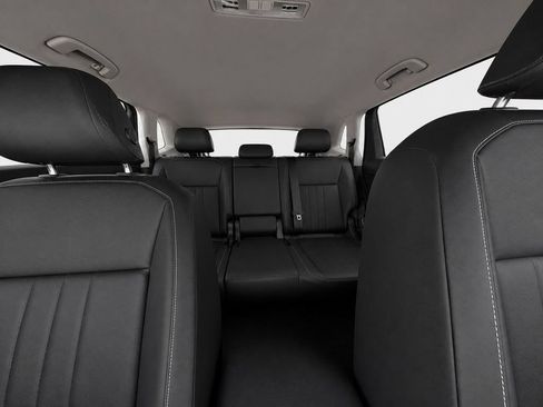 Used 2023 Volkswagen Tiguan SE FWD image 12