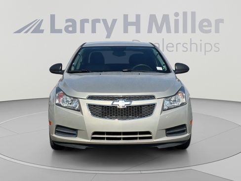 Used 2013 Chevrolet Cruze LS FWD image 9