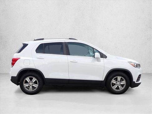 Used 2019 Chevrolet Trax LT FWD image 4