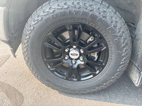 Used 2019 Ford F150 Lariat w/ FX4 Off-Road Package AWD/4WD image 24