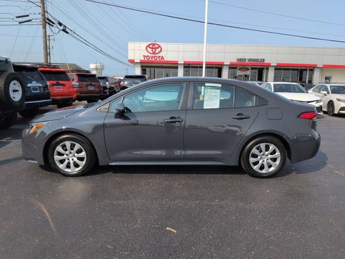 Certified 2025 Toyota Corolla LE FWD image 2