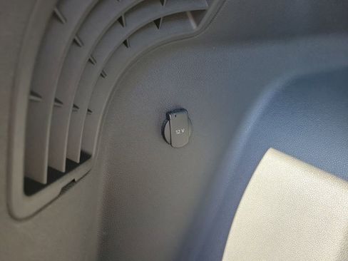 Used 2024 Volkswagen Atlas Cross Sport SEL Premium R-Line image 35