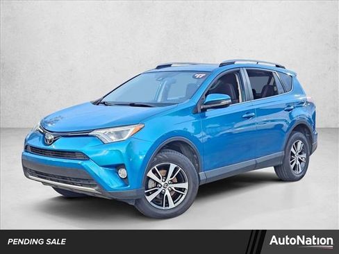 Used 2018 Toyota RAV4 XLE image 1