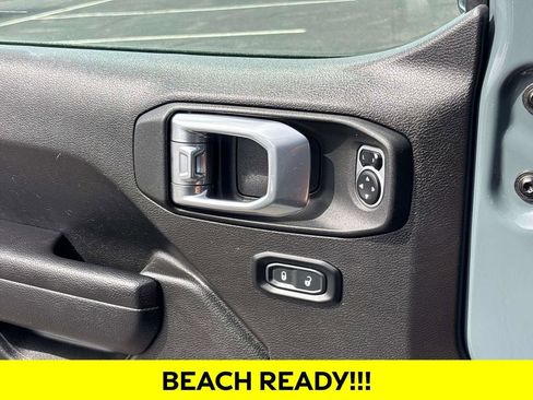 Used 2024 Jeep Wrangler Unlimited Sport AWD/4WD image 18