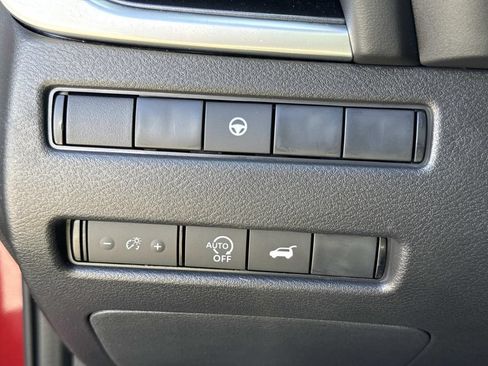 Used 2026 Nissan Rogue SV FWD image 42