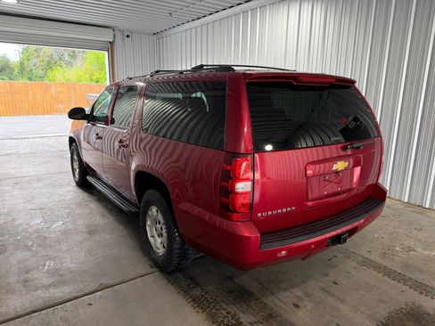 Used 2014 Chevrolet Suburban LT w/ Luxury Package RWD image 2