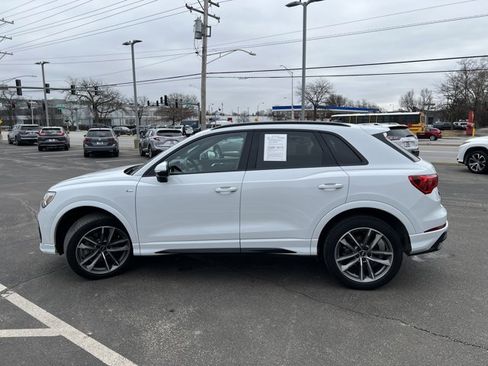 Used 2023 Audi Q3 2.0T Premium Plus w/ Premium Plus Package image 3