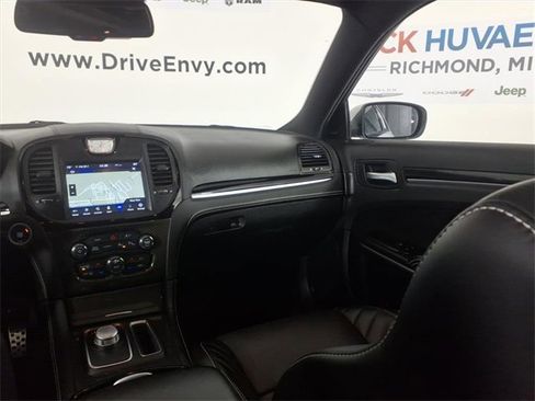 Used 2023 Chrysler 300 C image 14