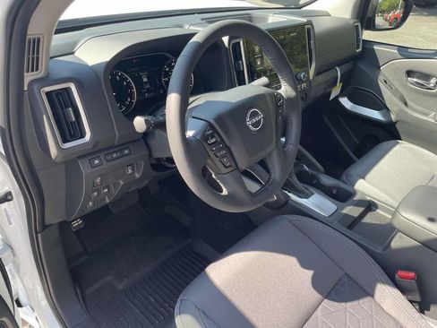 New 2025 Nissan Frontier SV w/ SV Convenience Package AWD/4WD image 16
