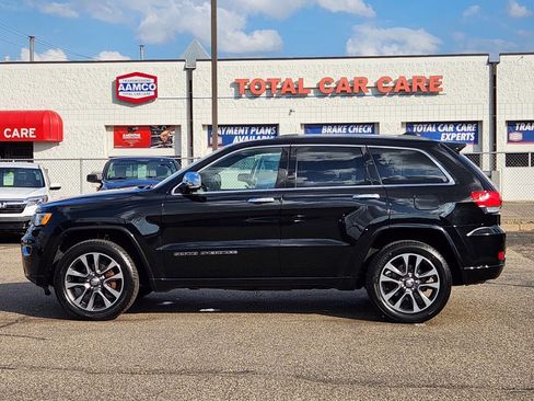 Used 2018 Jeep Grand Cherokee Overland image 2