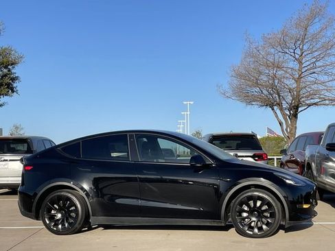 Used 2021 Tesla Model Y Long Range image 3