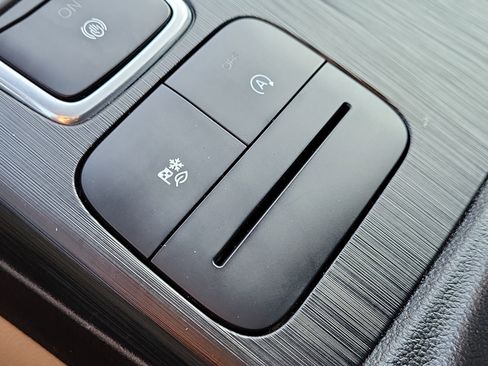 Certified 2022 Ford Escape SEL w/ Technology Package image 30