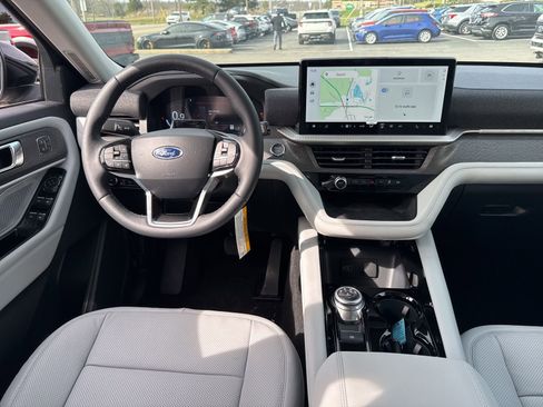 New 2026 Ford Explorer Platinum w/ LUX Leather Package image 8