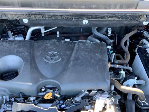 Used 2021 Toyota RAV4 XLE Premium FWD image 32