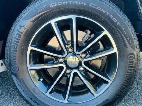 Used 2019 Dodge Grand Caravan GT FWD image 28